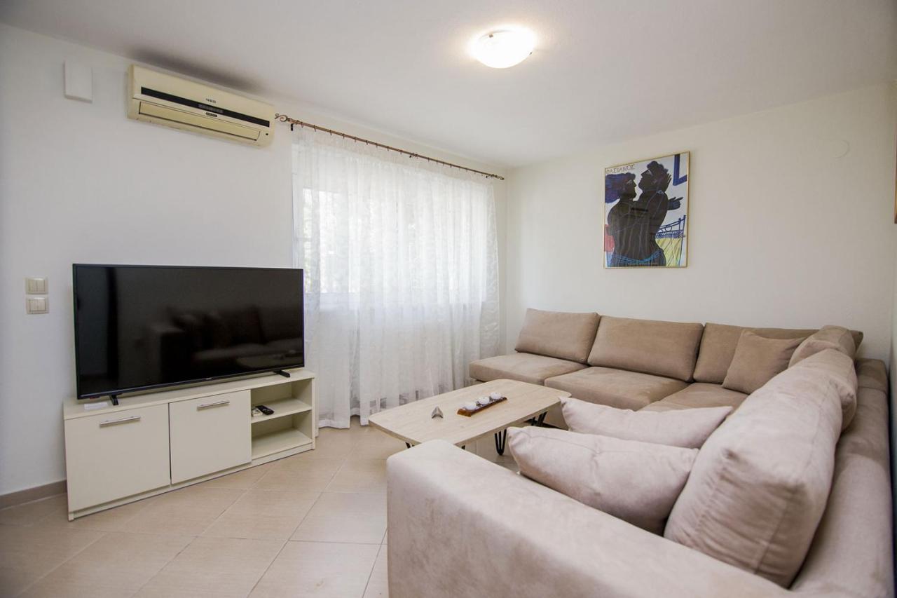 Kasta Bnb Ofrínion Zewnętrze zdjęcie